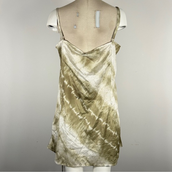 NWT PrettyLittleThing Gold and Cream Backless Dress - Picture 4 of 10
